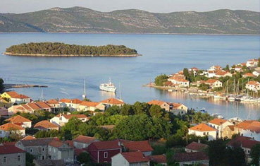 Overlooking Harbor Image